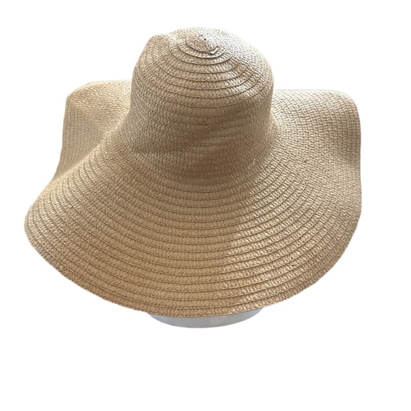 Elegant Tan Wide-Brimmed Sun Hat - Picture 3 of 4